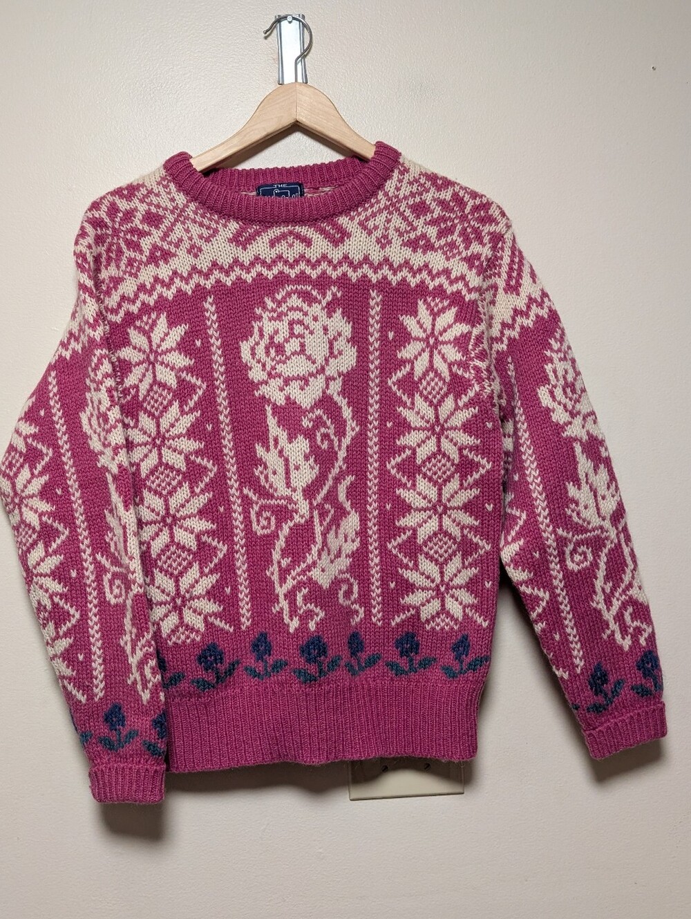 Vintage Woolrich Woman Pink Fair Isle Rose Floral Wool Sweater Nordic M